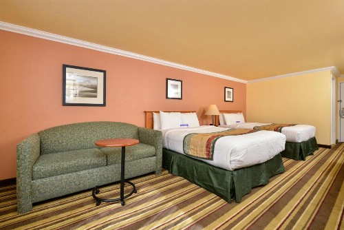 Inn by the sfo - image 18