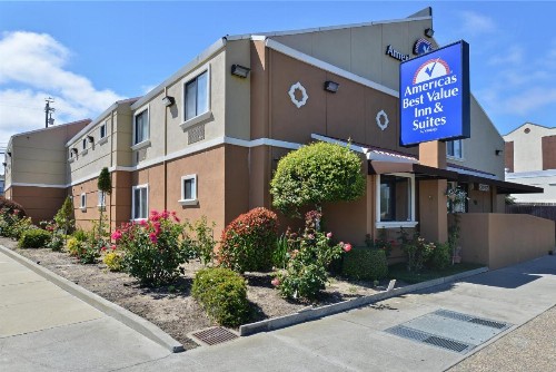 Inn by the sfo - image 2