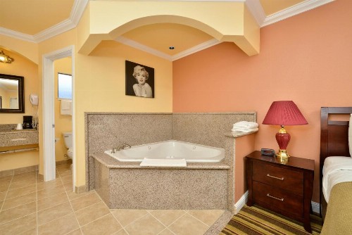 Inn by the sfo - image 24