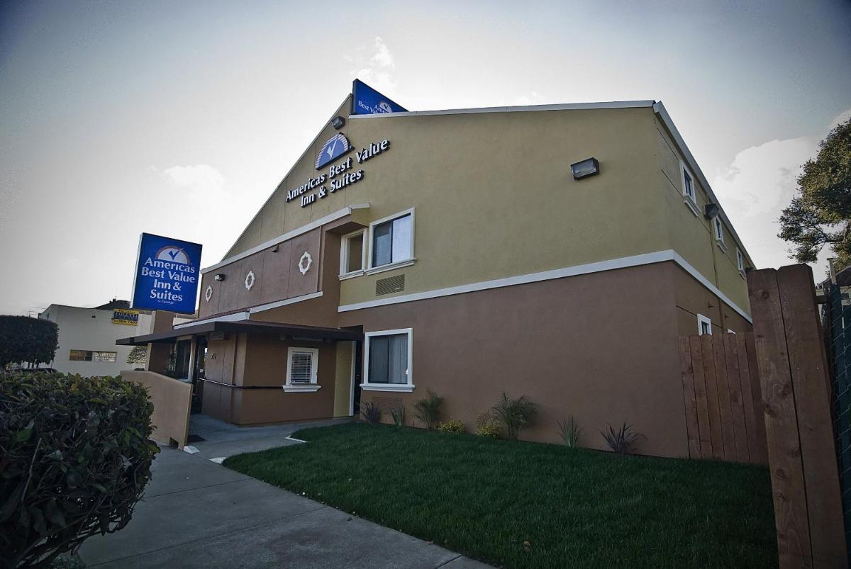 Inn by the sfo - image 3