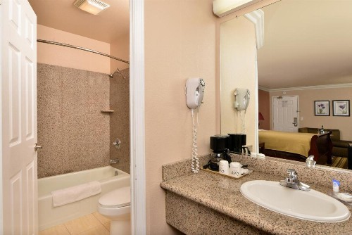 Inn by the sfo - image 30