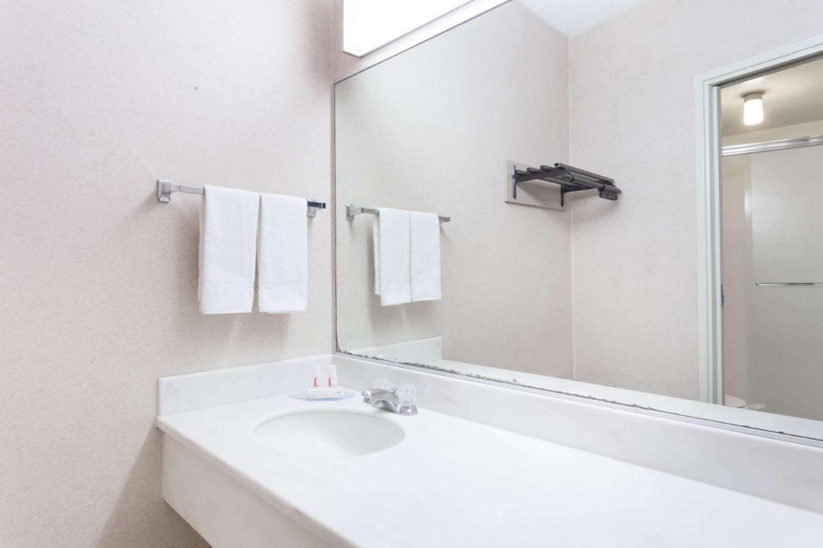 Travelodge by Wyndham San Francisco Airport North - image 6