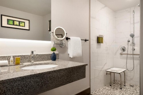 DoubleTree by Hilton San Francisco South Airport Blvd - image 20