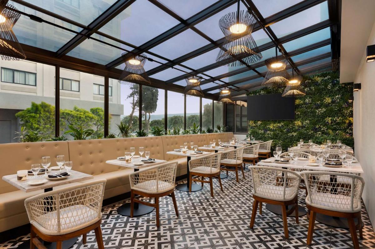 DoubleTree by Hilton San Francisco South Airport Blvd - image 3