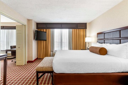 Best Western Plus Grosvenor Airport Hotel - image 11