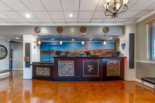 Best Western Plus Grosvenor Airport Hotel - image 13