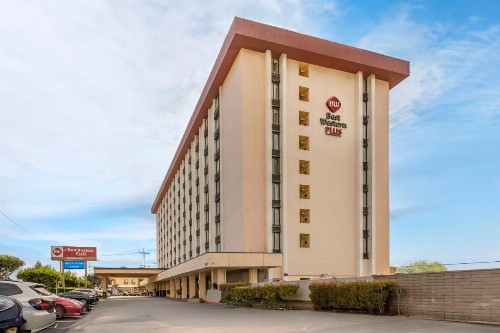 Best Western Plus Grosvenor Airport Hotel - image 19