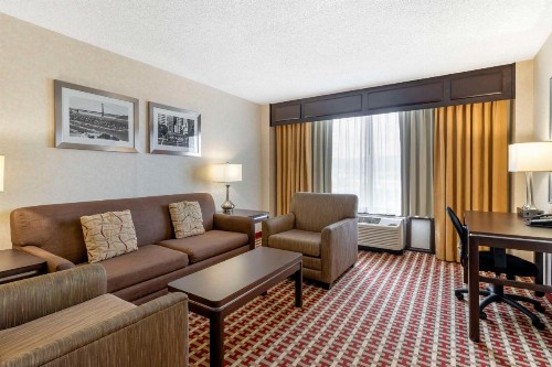 Best Western Plus Grosvenor Airport Hotel - image 32