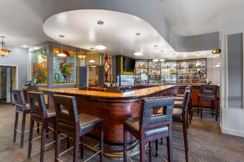 Best Western Plus Grosvenor Airport Hotel - image 9