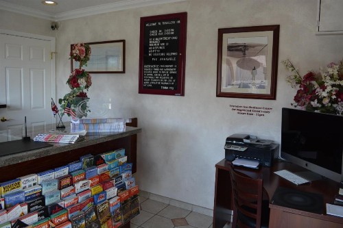 Travelers Inn - image 10