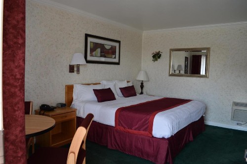 Travelers Inn - image 12
