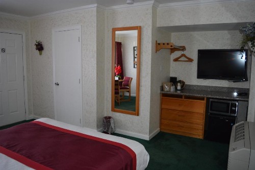 Travelers Inn - image 16