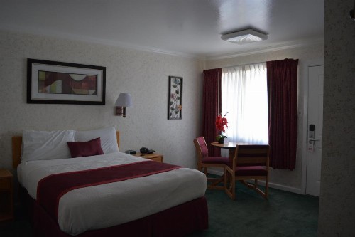 Travelers Inn - image 2