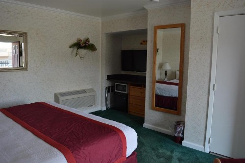 Travelers Inn - image 23