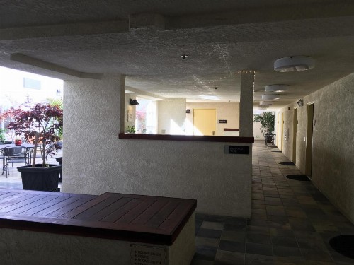 Airport Inn - image 20