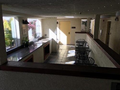 Airport Inn - image 23