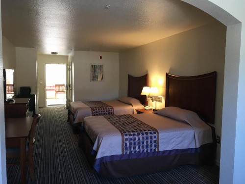 Airport Inn - image 28