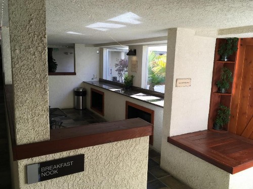 Airport Inn - image 32