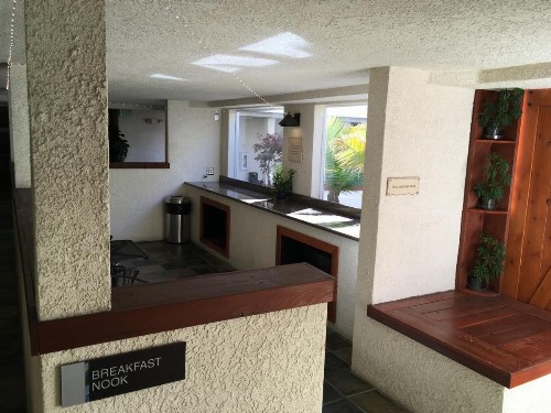 Airport Inn - image 33