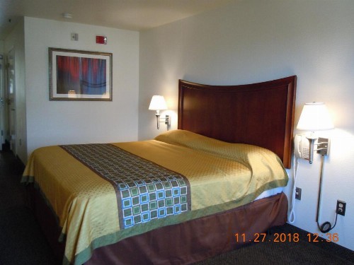 Airport Inn - image 34