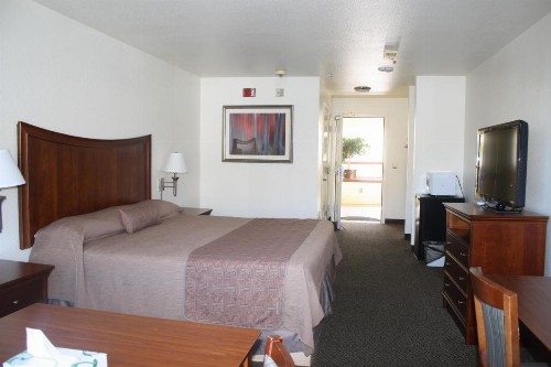 Airport Inn - image 39