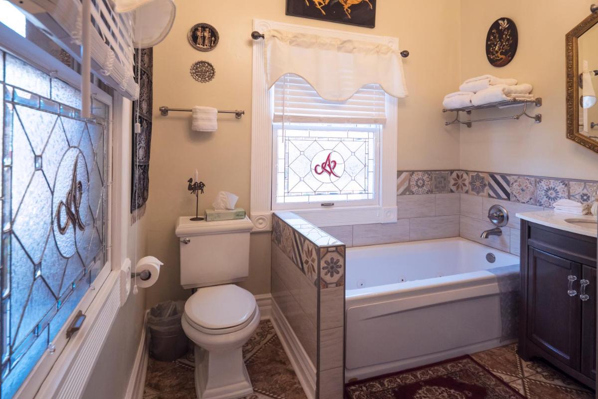 El Amador Downtown Luxury Inn - image 5