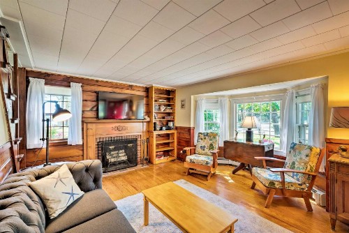 Cape Cod House with Grill and Yard - Drive to Beach! - image 10