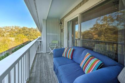 Charming Southport Getaway with Community Pool!