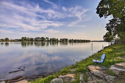 Leisure Land Cottage with Deck on Grand Lake!