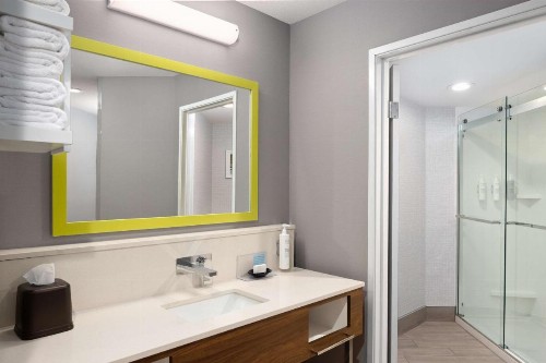 Hampton Inn Spokane Airport - image 10
