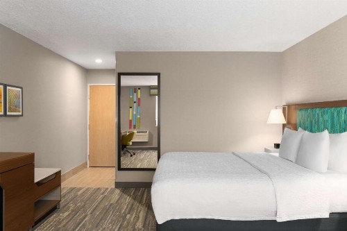 Hampton Inn Spokane Airport - image 40