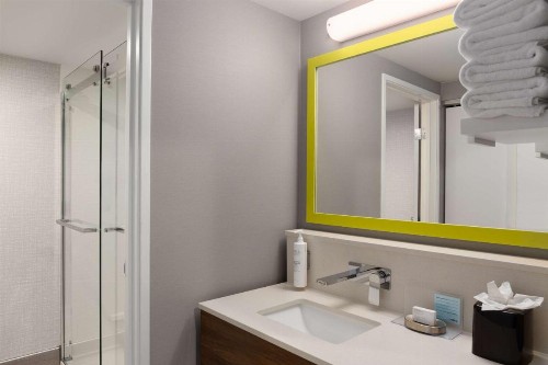 Hampton Inn Spokane Airport - image 5