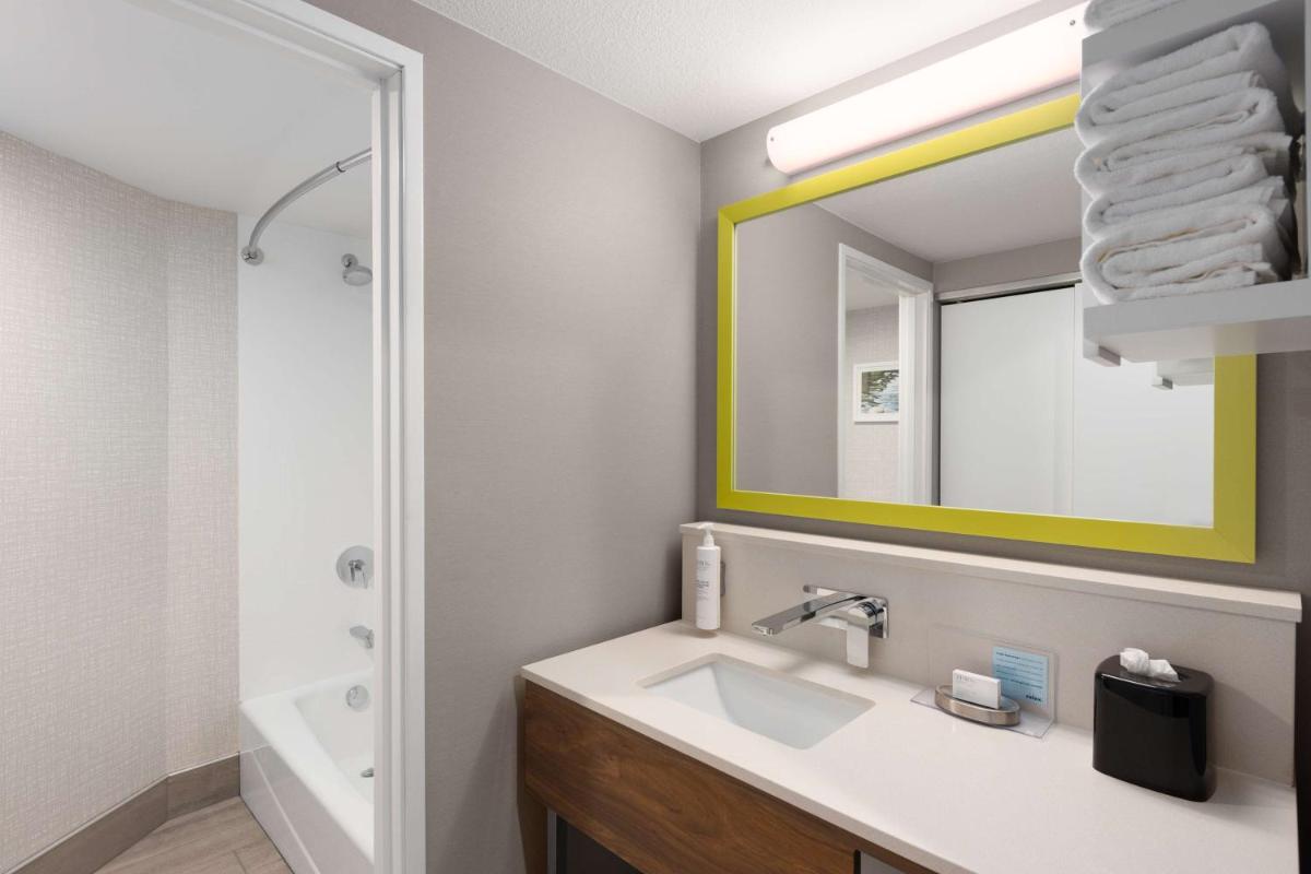 Hampton Inn Spokane Airport - image 7
