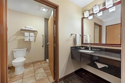 Best Western Plus City Center - image 41