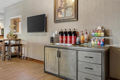 Best Western Plus City Center - image 44