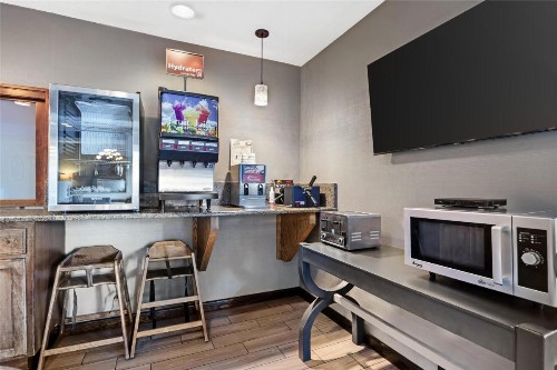 Best Western Plus City Center - image 45