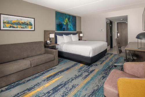 La Quinta Inn & Suites by Wyndham Spokane Downtown - image 20
