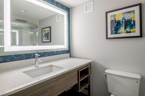 La Quinta Inn & Suites by Wyndham Spokane Downtown - image 32