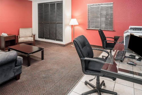 Super 8 by Wyndham Spokane Valley - image 18