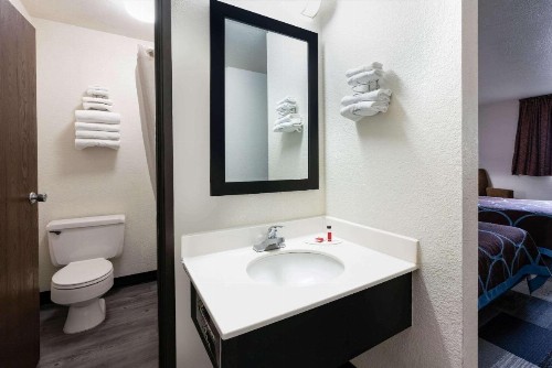 Super 8 by Wyndham Spokane Valley - image 19