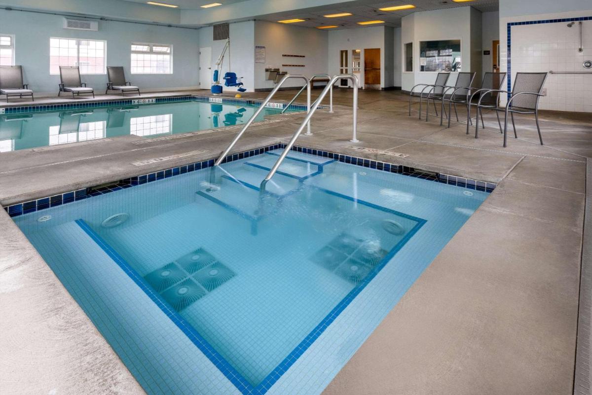 Super 8 by Wyndham Spokane Valley - image 2