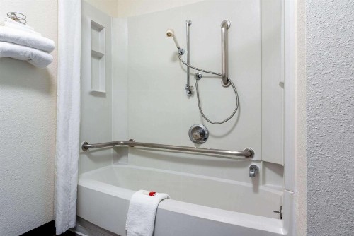 Super 8 by Wyndham Spokane Valley - image 23