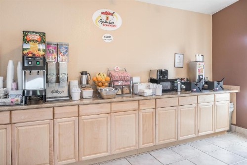Super 8 by Wyndham Spokane Valley - image 29
