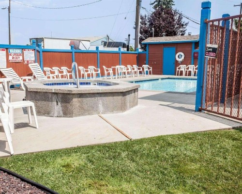 Rodeway Inn & Suites - image 5