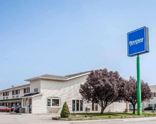 Rodeway Inn & Suites - image 9