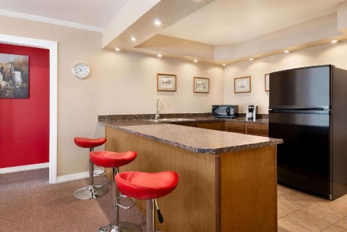 Ramada by Wyndham Spokane Airport - image 35
