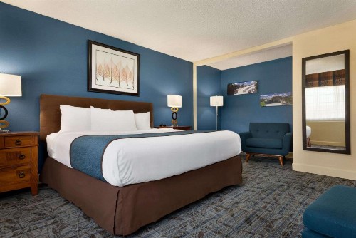 Ramada by Wyndham Spokane Airport - image 36