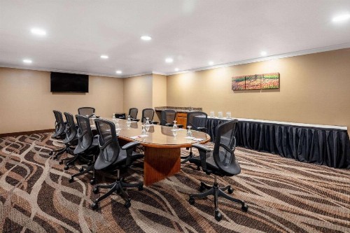 Ramada by Wyndham Spokane Airport - image 37