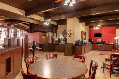 Ramada by Wyndham Spokane Airport - image 42