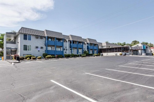 Days Inn & Suites by Wyndham Spokane - image 2